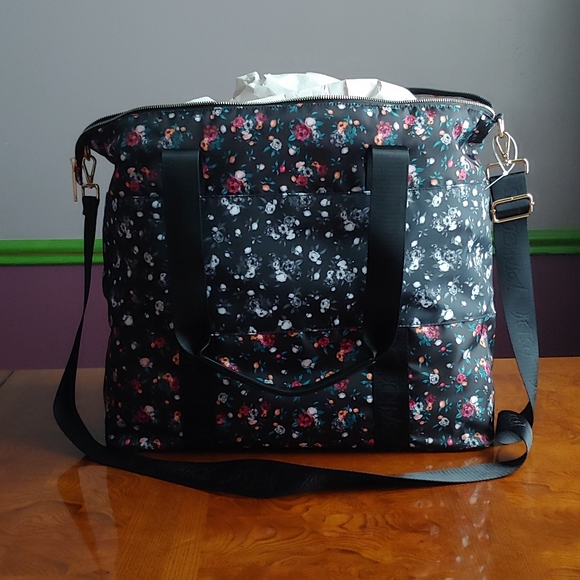 Betsey Johnson Large Nylon Weekender Black - Picture 4 of 11